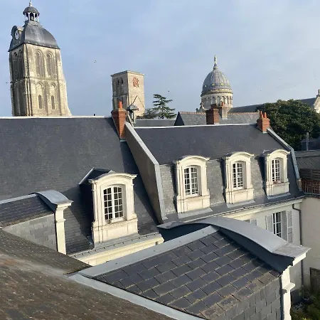 아파트 Quartier Halles 70m2 *