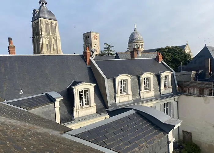 Апартаменти Quartier Halles 70m2 *